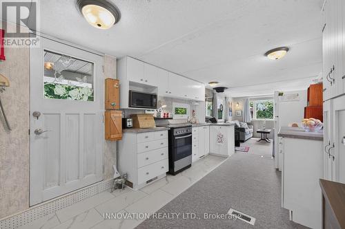 2 - 3266 Pierce Road, Ottawa, ON - Indoor Photo Showing Kitchen