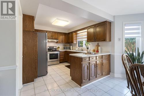 85 Calgary Gardens, Vaughan, ON - Indoor Photo Showing Kitchen