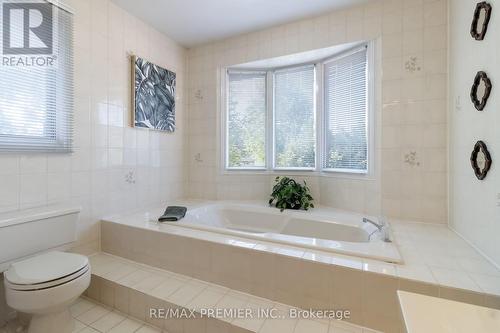 85 Calgary Gardens, Vaughan, ON - Indoor Photo Showing Bathroom