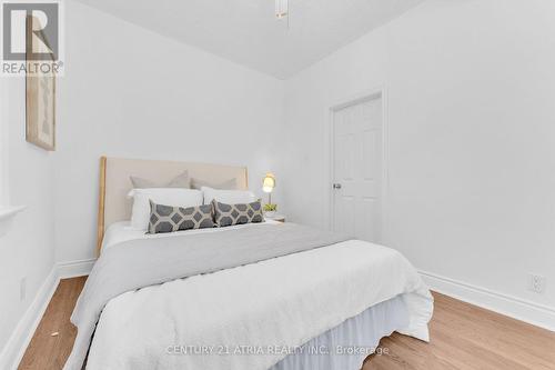 609 Pearson Street, Newmarket, ON - Indoor Photo Showing Bedroom