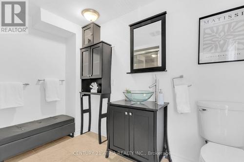 609 Pearson Street, Newmarket, ON - Indoor Photo Showing Bathroom