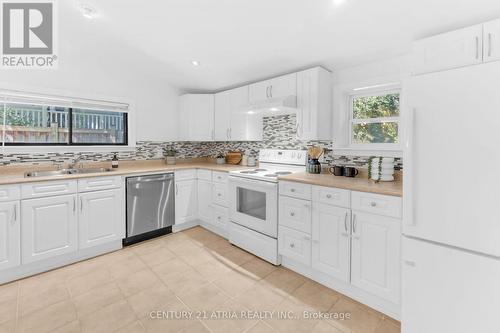 609 Pearson Street, Newmarket, ON - Indoor Photo Showing Kitchen With Double Sink