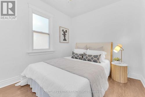 609 Pearson Street, Newmarket, ON - Indoor Photo Showing Bedroom