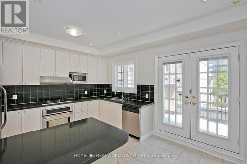 1 Mackenzie'S Stand Avenue, Markham, ON - Indoor Photo Showing Kitchen With Double Sink With Upgraded Kitchen