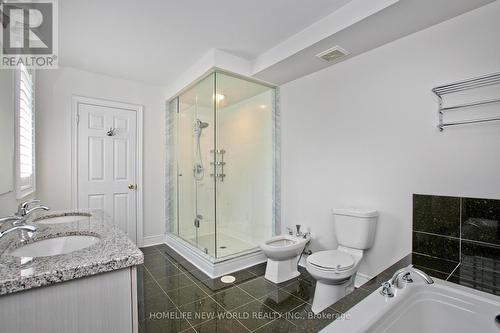 1 Mackenzie'S Stand Avenue, Markham, ON - Indoor Photo Showing Bathroom