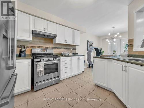 35 Peachleaf Crescent, Brampton, ON - Indoor Photo Showing Kitchen