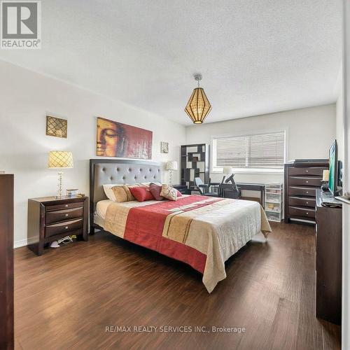 35 Peachleaf Crescent, Brampton, ON - Indoor Photo Showing Bedroom