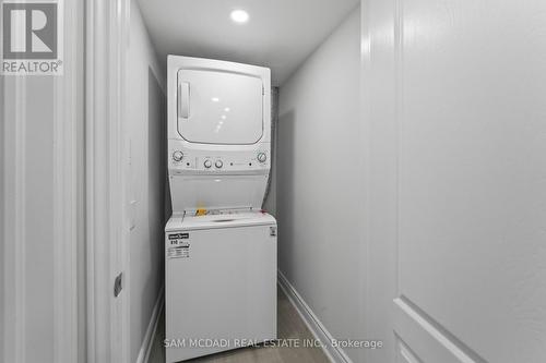 4778 Crystal Rose Drive, Mississauga, ON - Indoor Photo Showing Laundry Room
