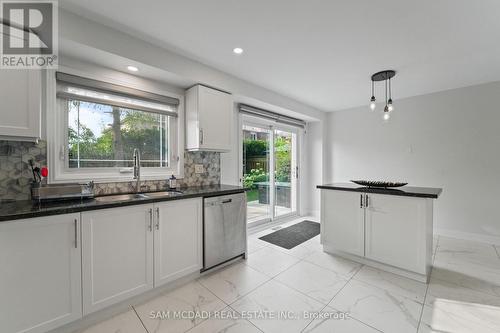 4778 Crystal Rose Drive, Mississauga, ON - Indoor Photo Showing Kitchen With Double Sink