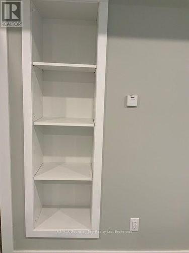5 Oakwood Avenue S, Tiny, ON - Indoor