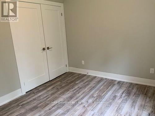 5 Oakwood Avenue S, Tiny, ON - Indoor Photo Showing Other Room