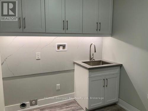5 Oakwood Avenue S, Tiny, ON - Indoor