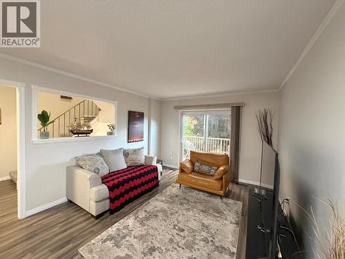 1469 Springhill Drive Unit# 58, Kamloops, BC - Indoor Photo Showing Living Room