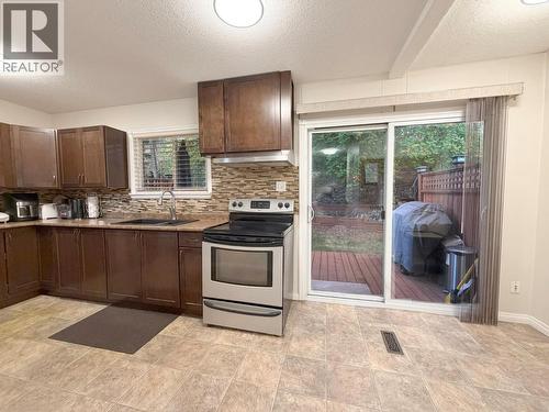 1469 Springhill Drive Unit# 58, Kamloops, BC - Indoor Photo Showing Kitchen