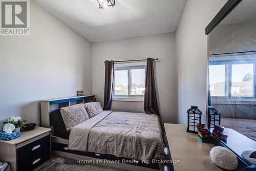233 Red Clover Court, Kitchener, ON - Indoor Photo Showing Bedroom