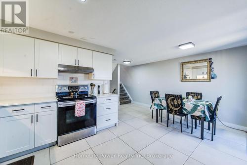 233 Red Clover Court, Kitchener, ON - Indoor Photo Showing Kitchen