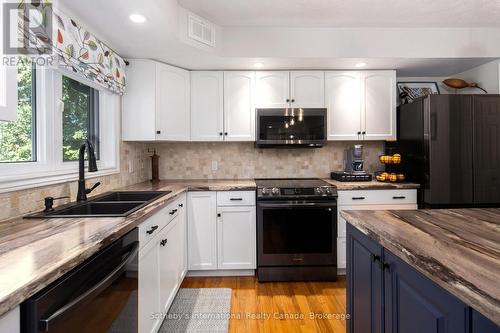 169 Gardiner Street, Meaford, ON - Indoor Photo Showing Kitchen With Double Sink