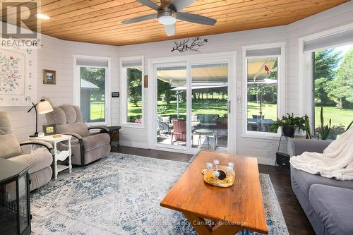 169 Gardiner Street, Meaford, ON - Indoor Photo Showing Living Room