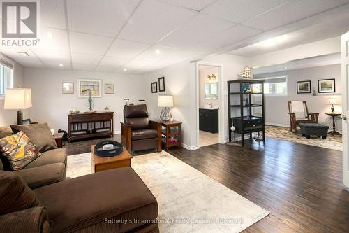 169 Gardiner Street, Meaford, ON - Indoor Photo Showing Living Room