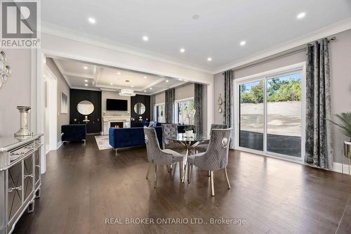 2236 Pemberton Way, Innisfil, ON - Indoor Photo Showing Dining Room