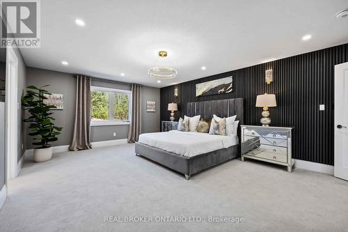 2236 Pemberton Way, Innisfil, ON - Indoor Photo Showing Bedroom