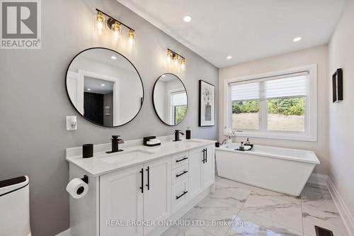 2236 Pemberton Way, Innisfil, ON - Indoor Photo Showing Bathroom