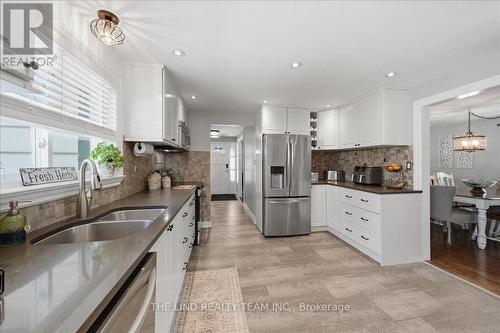 163 Orchard Heights Boulevard, Aurora, ON - Indoor Photo Showing Kitchen With Stainless Steel Kitchen With Double Sink