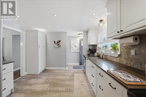 163 Orchard Heights Boulevard, Aurora, ON - Indoor Photo Showing Kitchen