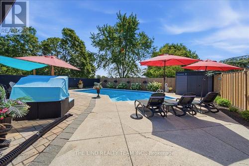 163 Orchard Heights Boulevard, Aurora, ON - Outdoor With In Ground Pool With Backyard