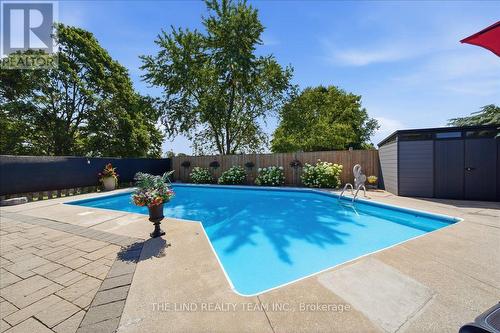 163 Orchard Heights Boulevard, Aurora, ON - Outdoor With In Ground Pool With Backyard