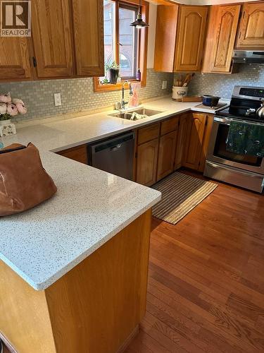 5128 44 Place Ne, Chetwynd, BC - Indoor Photo Showing Kitchen With Double Sink