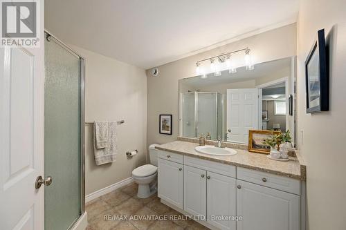 39 - 620 Thistlewood Drive, London North (North C), ON - Indoor Photo Showing Bathroom