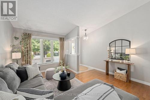 39 - 620 Thistlewood Drive, London North (North C), ON - Indoor Photo Showing Living Room