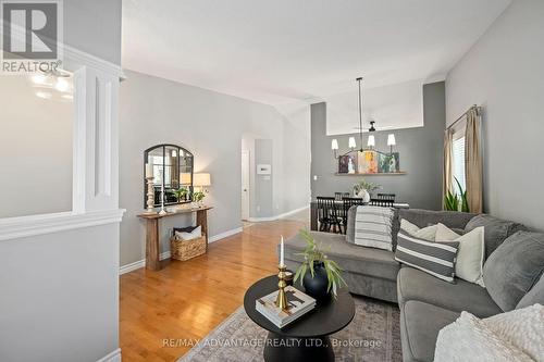 39 - 620 Thistlewood Drive, London North (North C), ON - Indoor Photo Showing Living Room