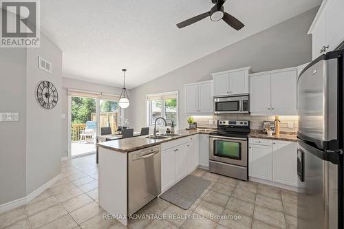 39 - 620 Thistlewood Drive, London North (North C), ON - Indoor Photo Showing Kitchen