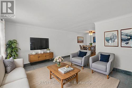 VIRTUALLY STAGED PHOTO - 552 First Avenue, Welland (N. Welland), ON - Indoor Photo Showing Living Room