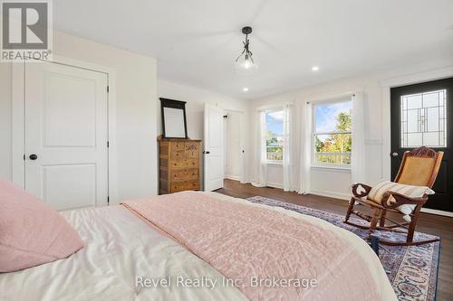 4205 Highway 17 E, Papineau-Cameron (Papineau Cameron), ON - Indoor Photo Showing Bedroom