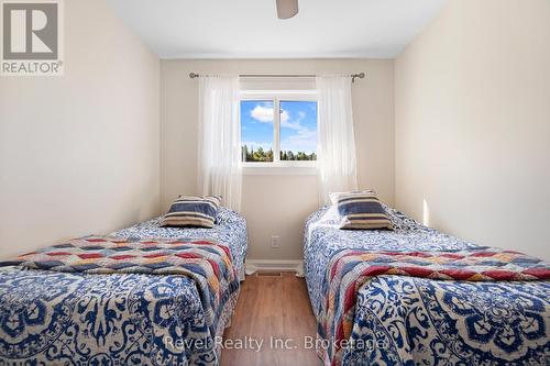 4205 Highway 17 E, Papineau-Cameron (Papineau Cameron), ON - Indoor Photo Showing Bedroom