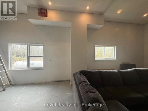 4205 Highway 17 E, Papineau-Cameron (Papineau Cameron), ON - Indoor