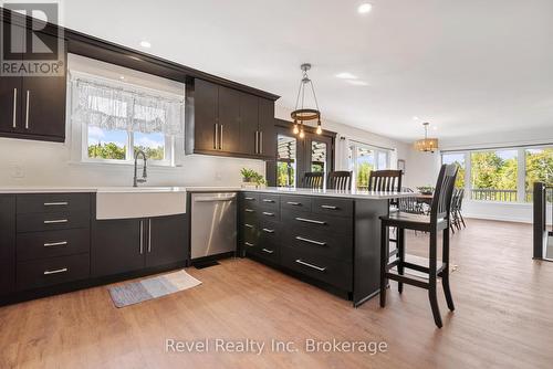 4205 Highway 17 E, Papineau-Cameron (Papineau Cameron), ON - Indoor Photo Showing Kitchen With Upgraded Kitchen