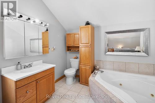 2242 Highway 124, Whitestone (Dunchurch), ON - Indoor Photo Showing Bathroom