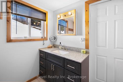 2242 Highway 124, Whitestone (Dunchurch), ON - Indoor Photo Showing Other Room