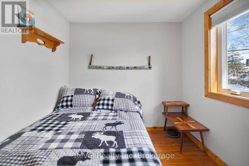 2242 Highway 124, Whitestone (Dunchurch), ON - Indoor Photo Showing Bedroom