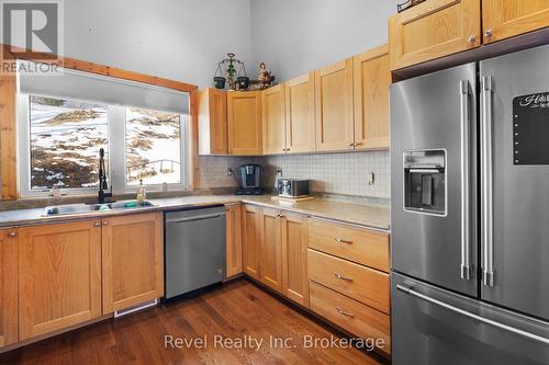 2242 Highway 124, Whitestone (Dunchurch), ON - Indoor Photo Showing Kitchen With Double Sink