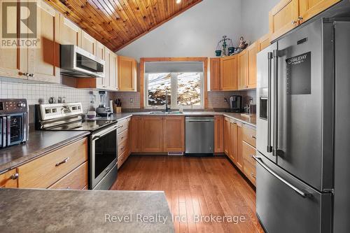 2242 Highway 124, Whitestone (Dunchurch), ON - Indoor Photo Showing Kitchen With Double Sink