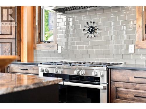 5419 Lookout Ridge Place, Sun Peaks, BC - Indoor Photo Showing Kitchen With Upgraded Kitchen