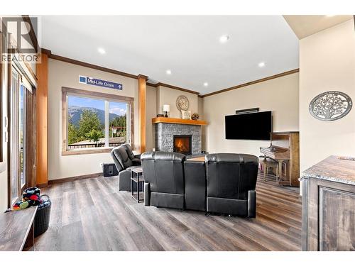 5419 Lookout Ridge Place, Sun Peaks, BC - Indoor With Fireplace