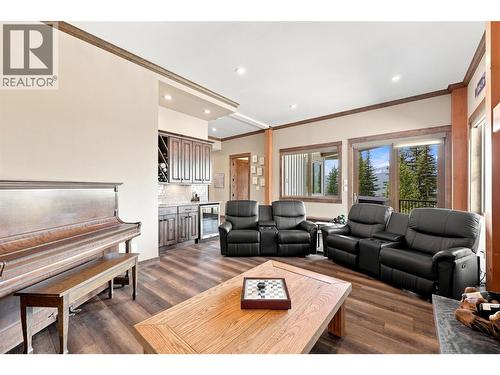 5419 Lookout Ridge Place, Sun Peaks, BC - Indoor Photo Showing Living Room
