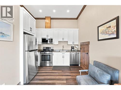 5419 Lookout Ridge Place, Sun Peaks, BC - Indoor Photo Showing Kitchen