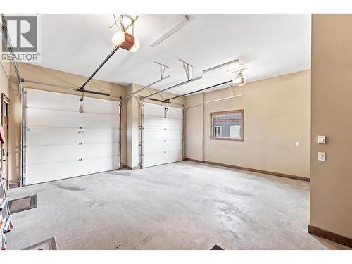 5419 Lookout Ridge Place, Sun Peaks, BC - Indoor Photo Showing Garage